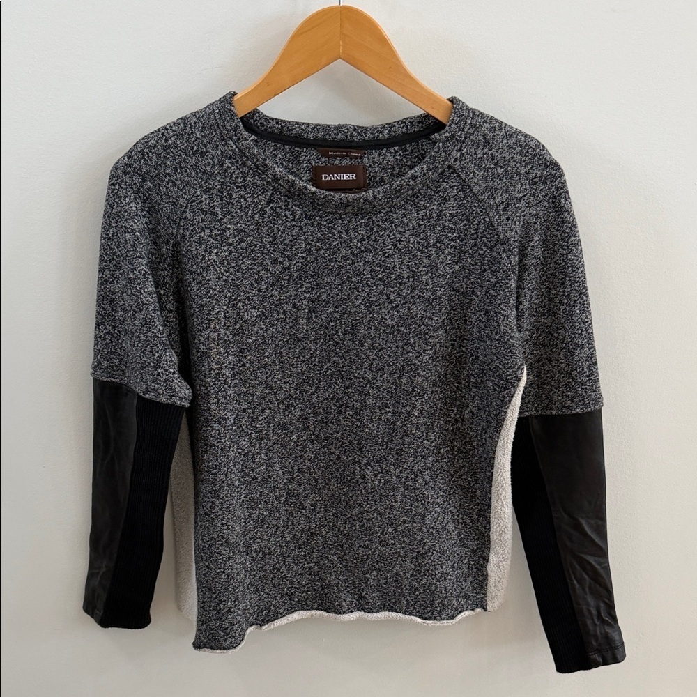 Danier Leather Panel Sweater Italian Leather Sleeves Women’s Small